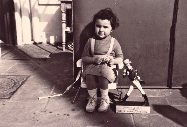 Marina hield altijd vol dat ze later met haar beeldje wou trouwen.